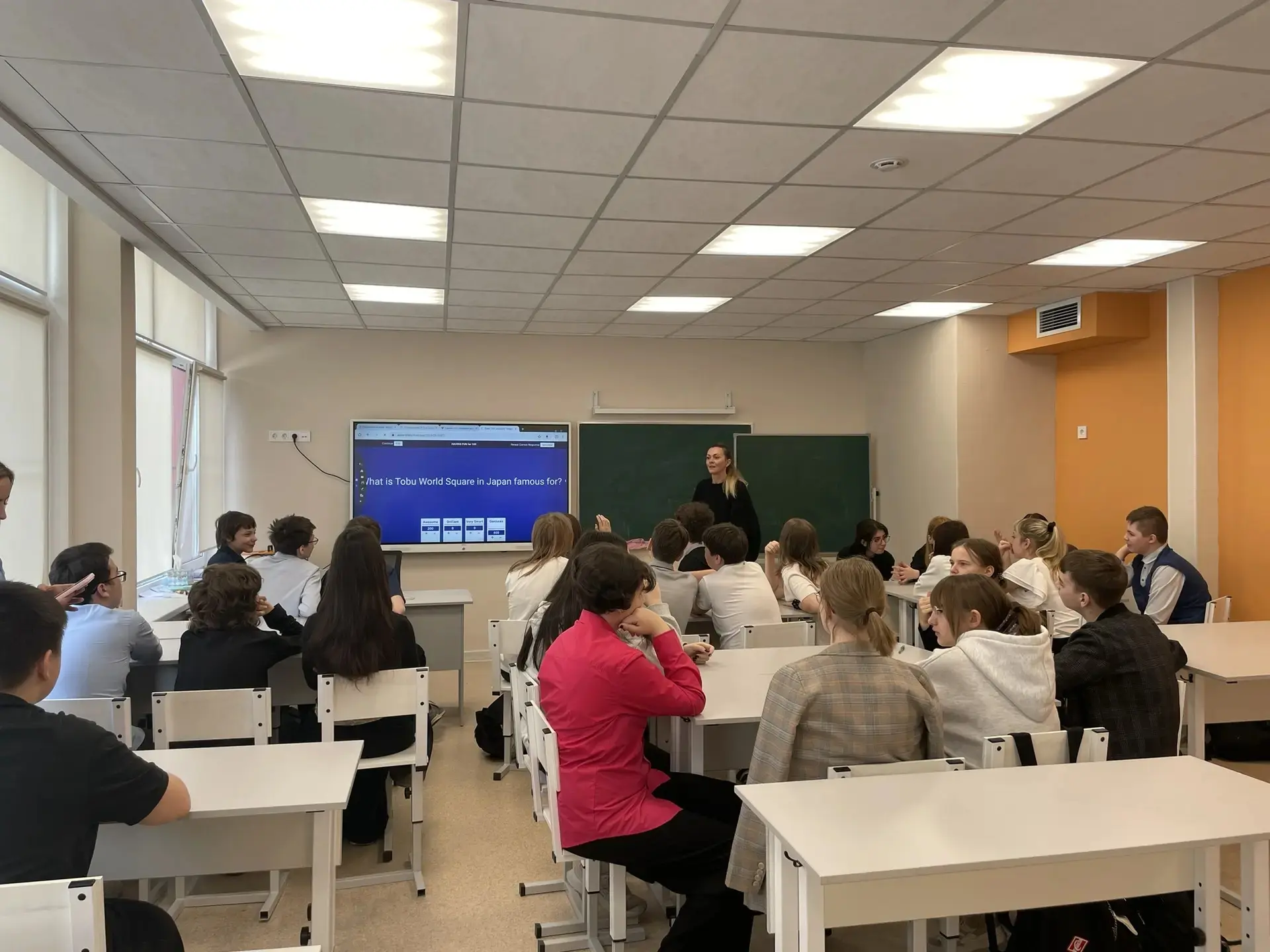 ✨ Неделя иностранного языка в Общеобразовательном комплексе имени Владимира Храброго продолжается! ✨