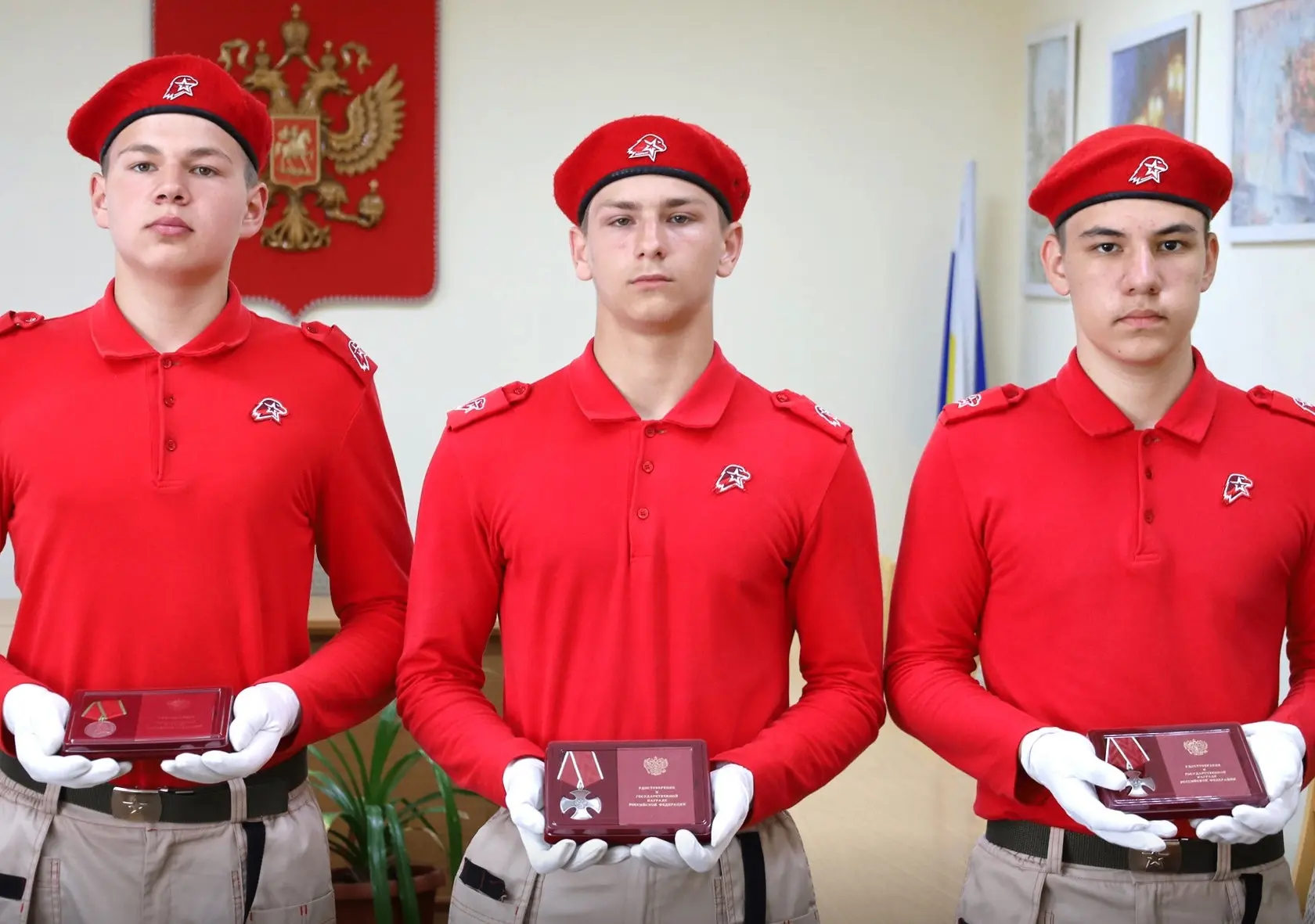 🎖️В Новошахтинске семьям погибших участников СВО передали государственные награды

➡️ Подробнее