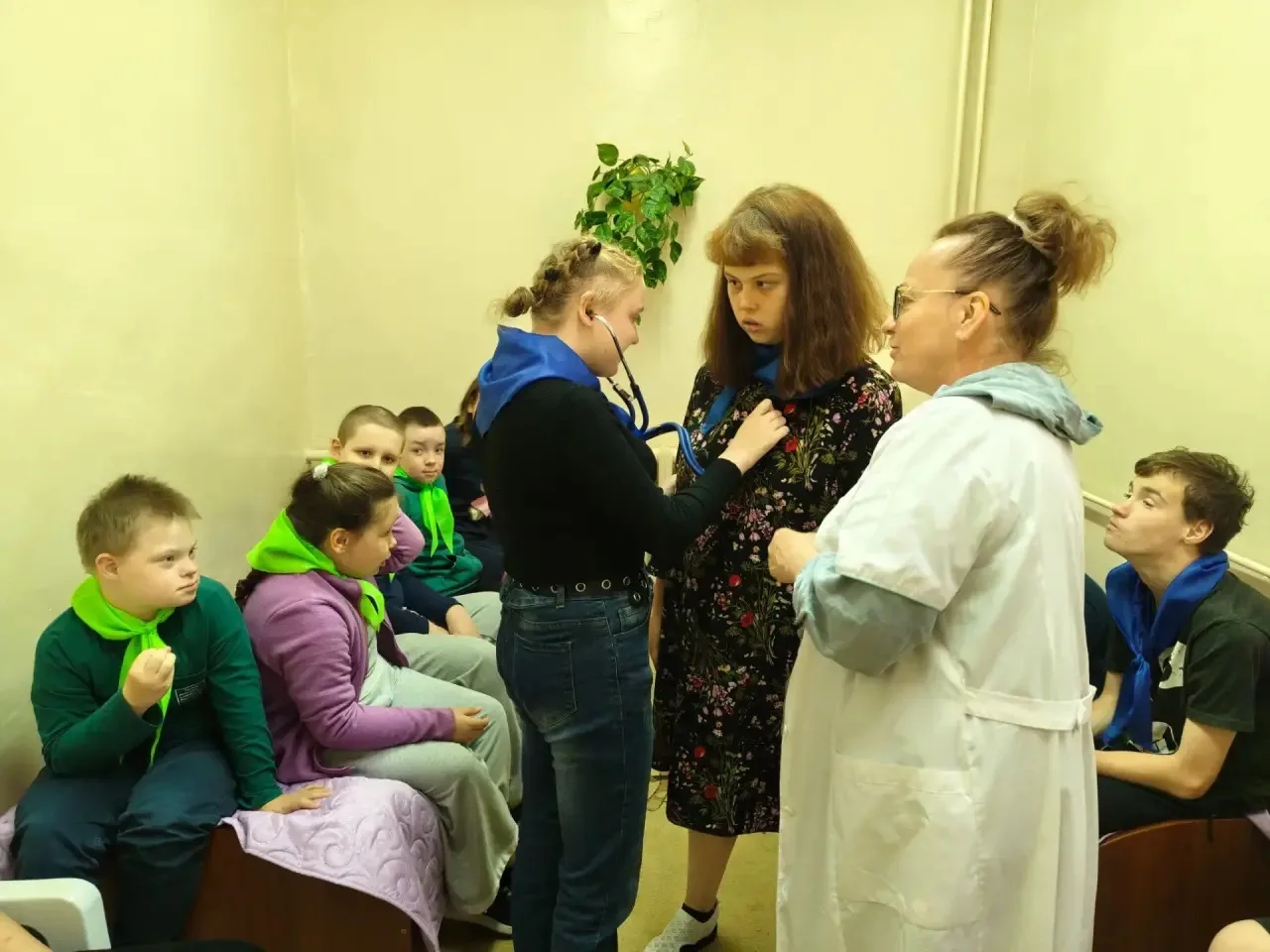 ☀После завтрака у ребят состоялось профилактическое мероприятие "Здоровье - твоё богатство". 

🧑‍⚕М