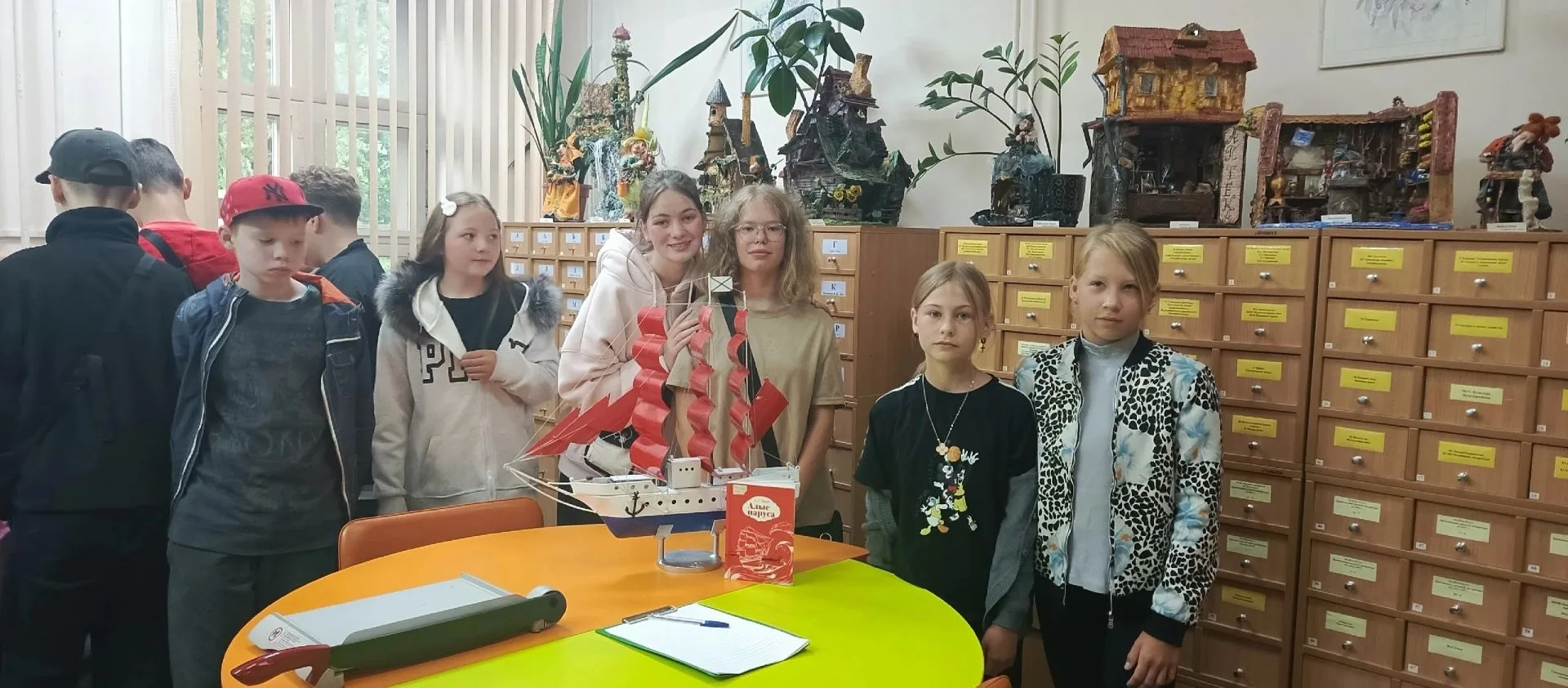 ✅ Сегодня с детьми мы побывали на интересном занятии в библиотеке имени Альберта Лиханова! 
Дружно с