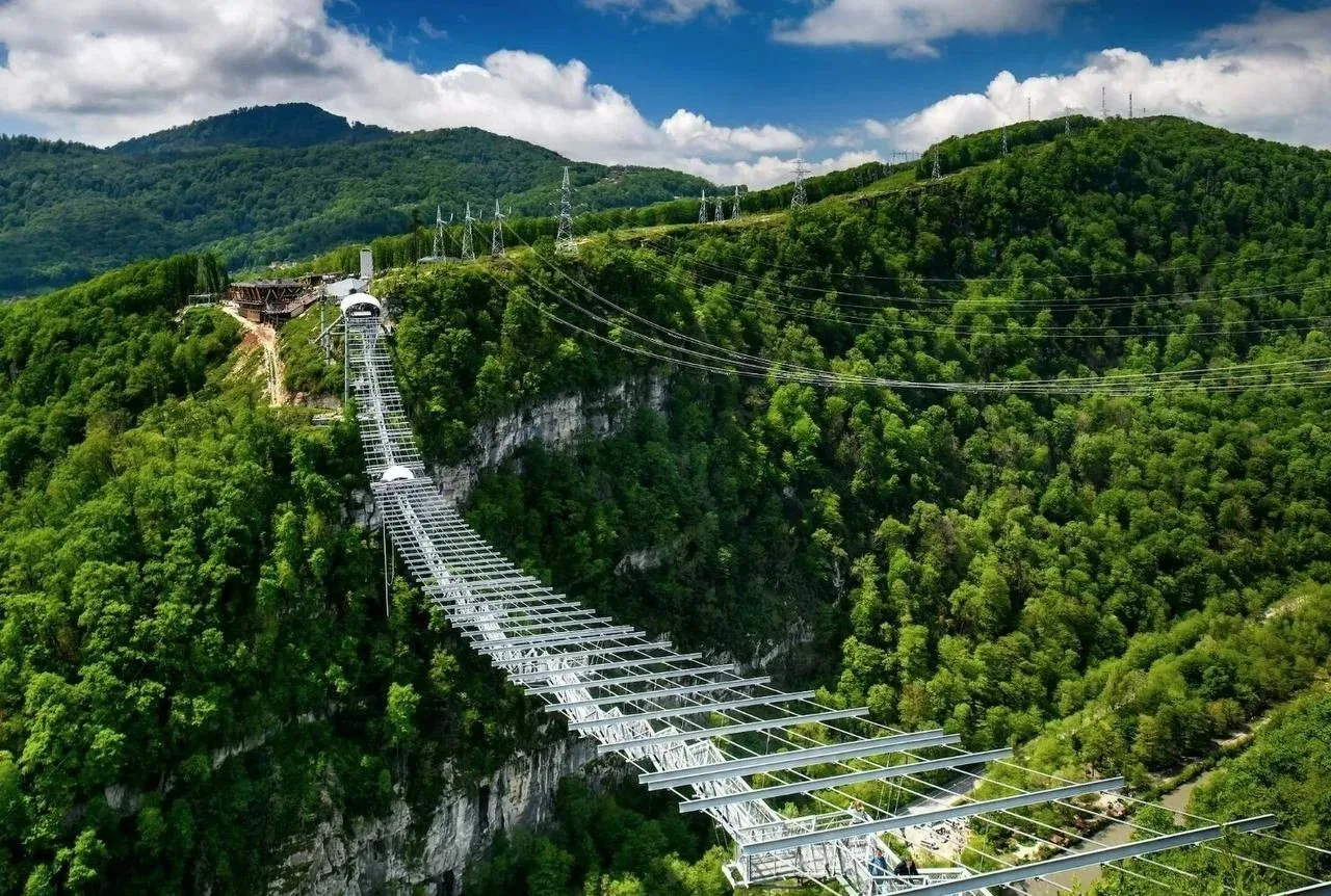 🎢 Жители Сочи и «Сириуса» получили скидку 25% в Скайпарке.