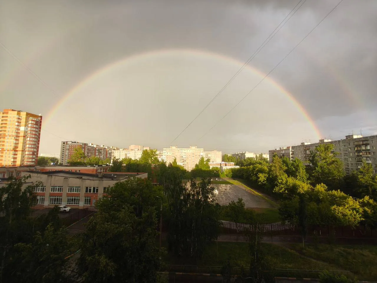 🌈 Сегодня на небе снова двойную радугу показывают. Кто наблюдает?