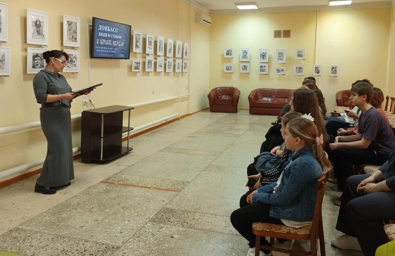 В музее истории Изобильненского района состоялось открытие персональной выставки Даниил...