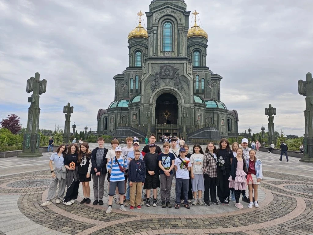 Незабываемое путешествие в Парк Патриот: 6А и 6Б классы в Москве!