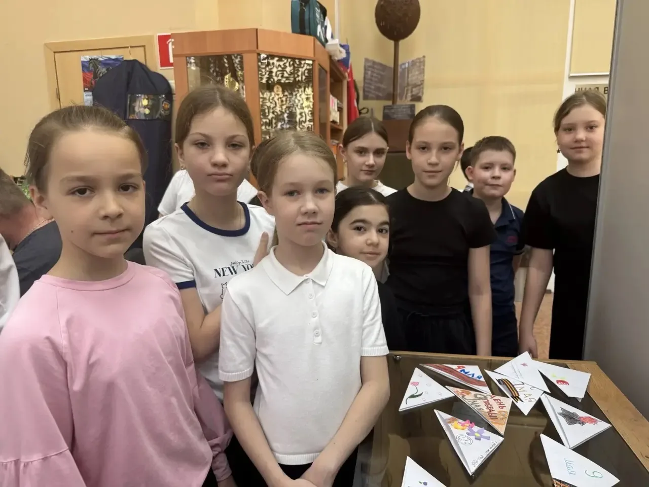 🇷🇺 В преддверии 9 Мая в школьном музее прошли памятные мероприятия  В гостях у истории побывали учен