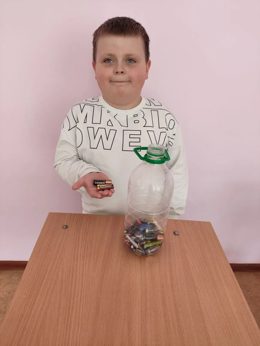 ♻️🌱 Наша школа принимает активное участие во Всероссийской акции "Экологический субботник. Зелёная в