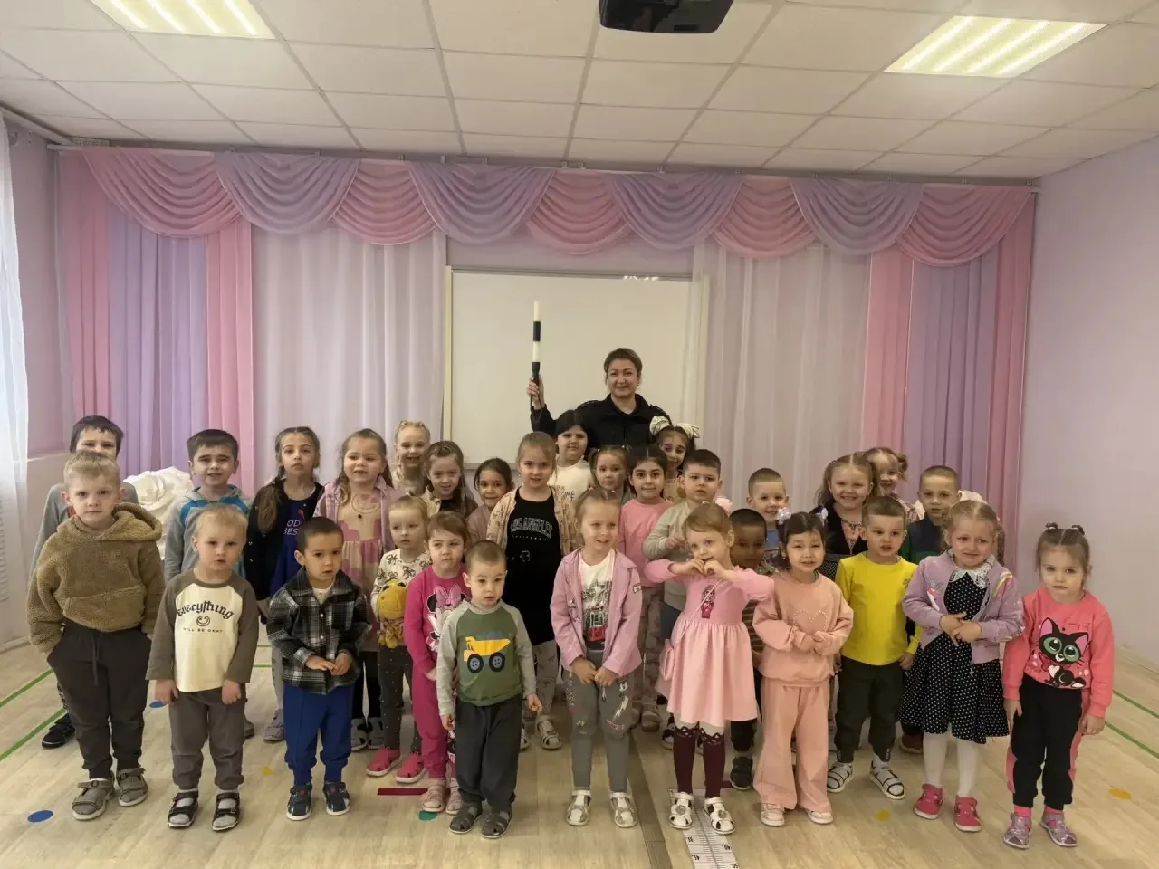 В нашем детском саду прошла очередная встреча с инспектором полка ДПС ГИБДД УМВД России по г. Самаре