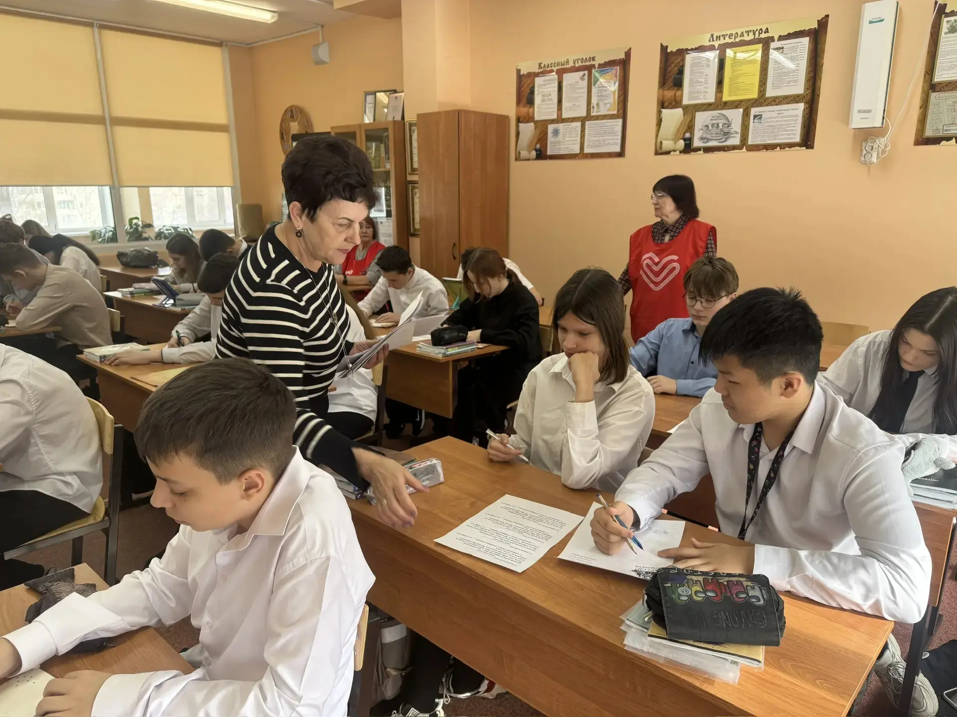 ✏Сегодня обучающиеся 7 Д класса с Чиринько Надеждой Александровной, классным руководителем, совместн