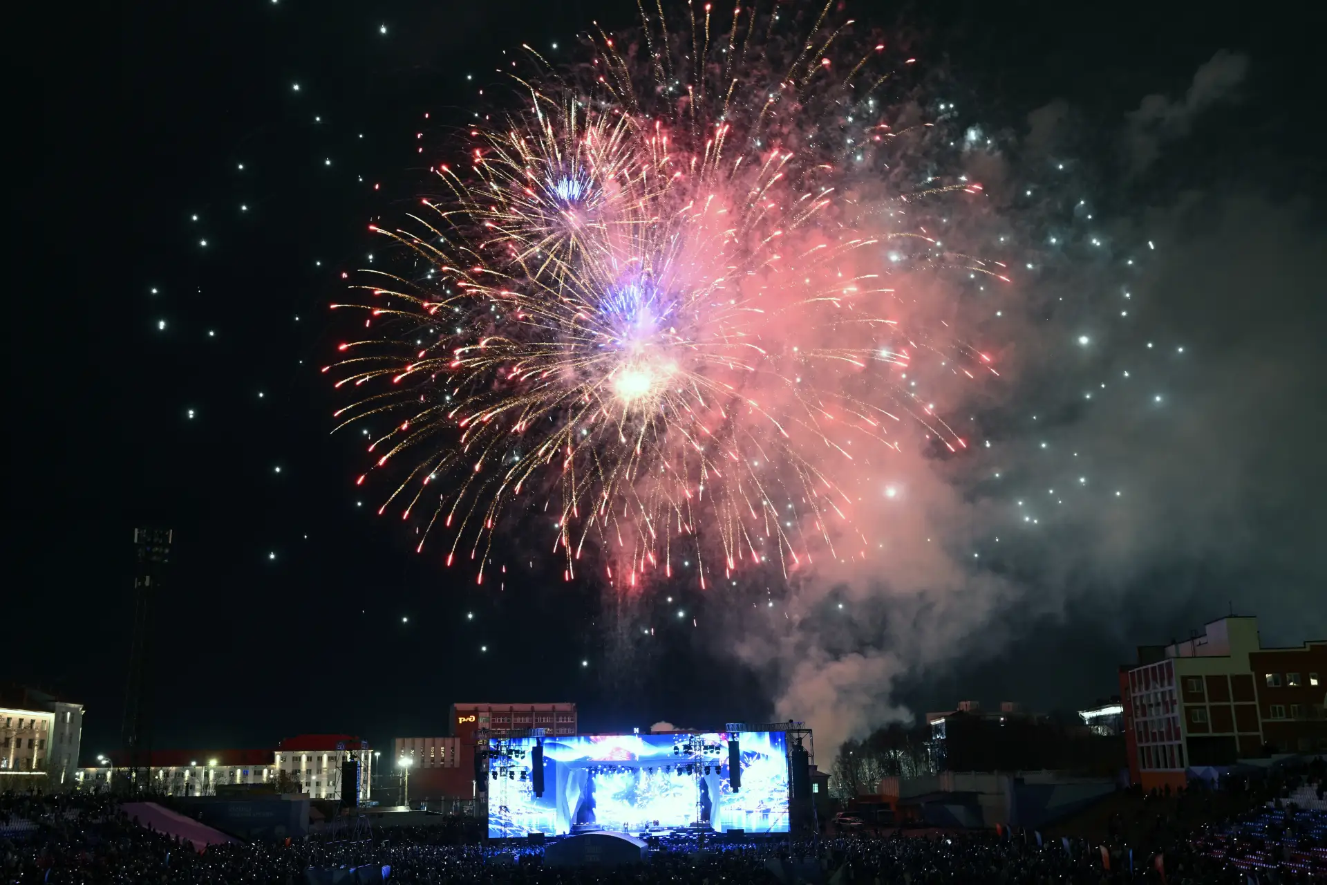 🎊 Столица Заполярья масштабно отметила 110-летие! Город превратился в большую празднич...