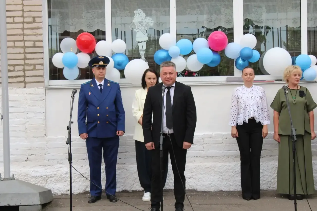 🎉Сегодня все школы Духовщинского округа наполнены звонкими голосами, букетами цветов, ...