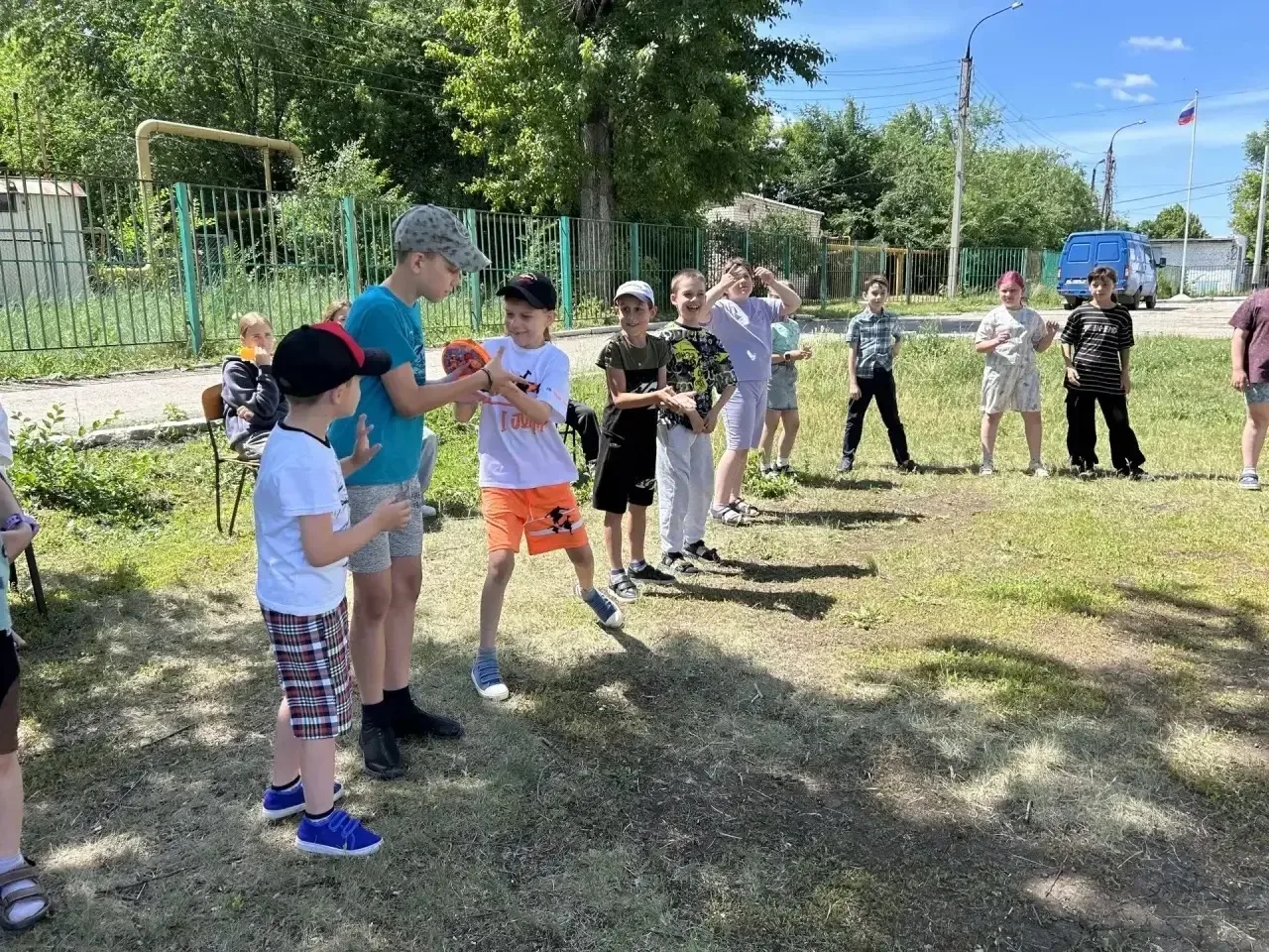 🇷🇺 ПРАЗДНИК ДУШИ: День России в «Солнышке»! 🇷🇺

🎨 Сегодня на территории нашего лагеря стало ещё