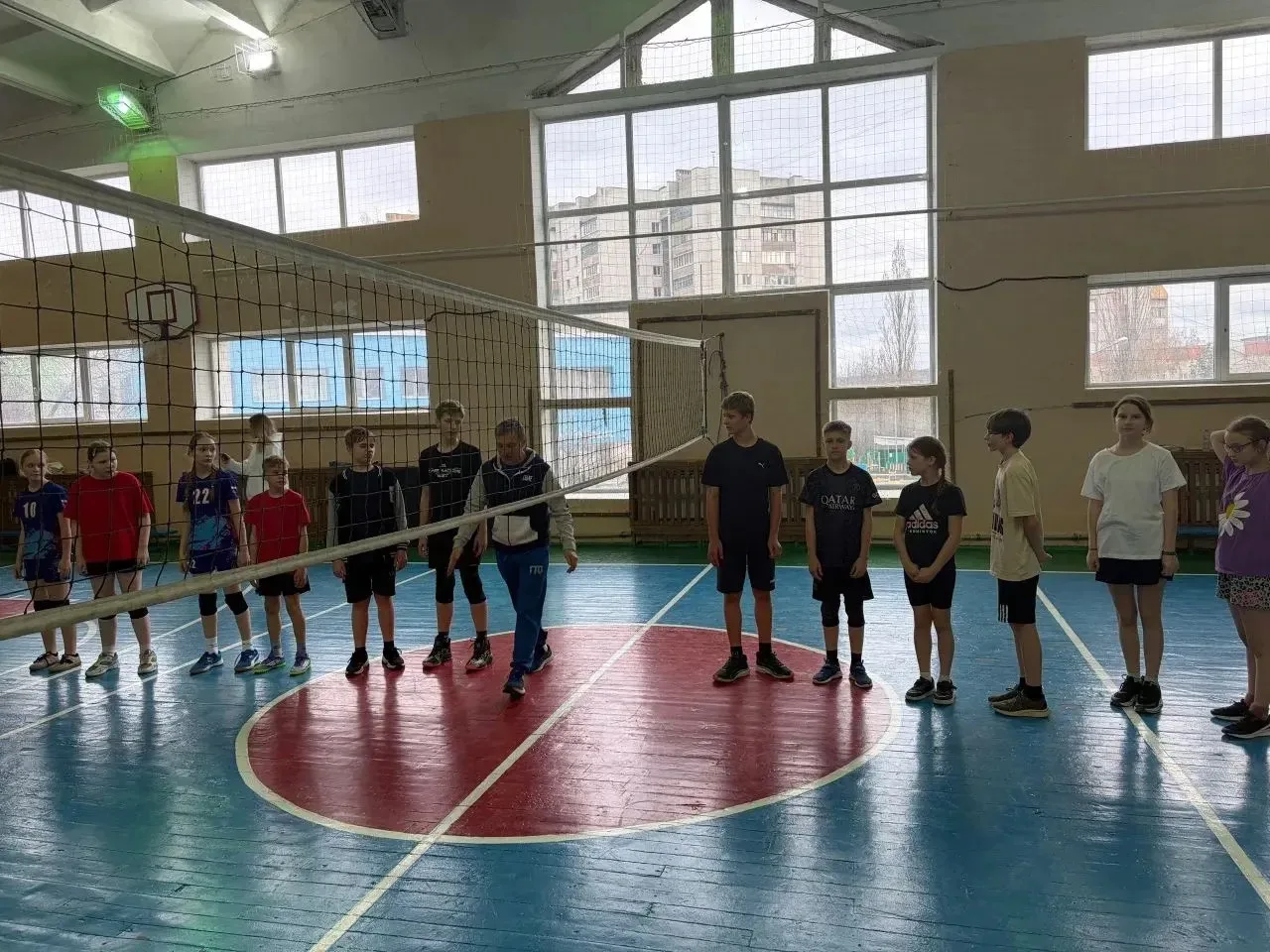 Отличные новости!   🏐 Вчера наша школьная сборная команда младшего возраста по волейболу, под руково