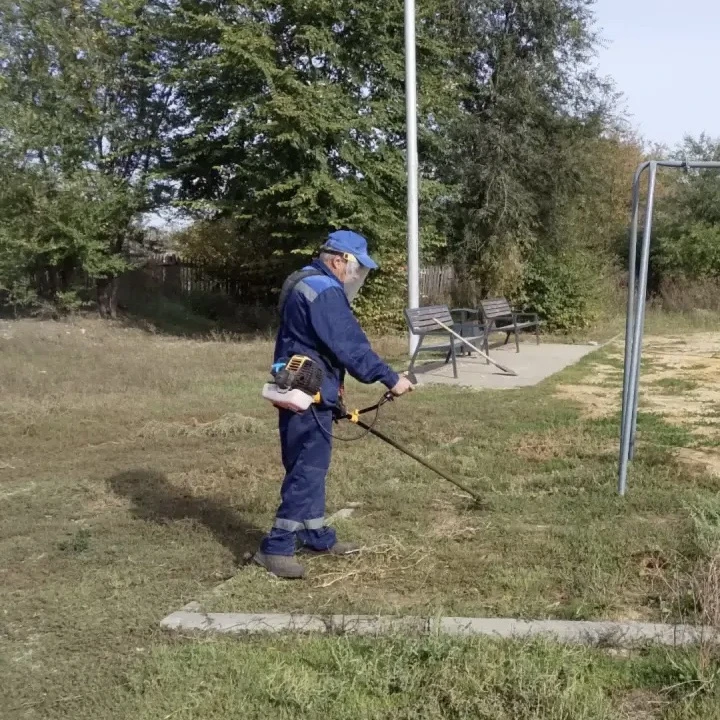 ☀️ В Гагаринском районе продолжаются плановые работы по благоустройству