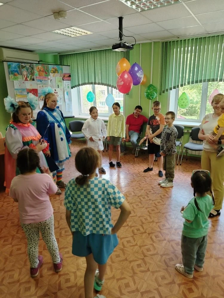 🎨 Праздник детства в ДГБ- 4: выставка «Моя мечта» и море улыбок!

В честь Международного дня защиты