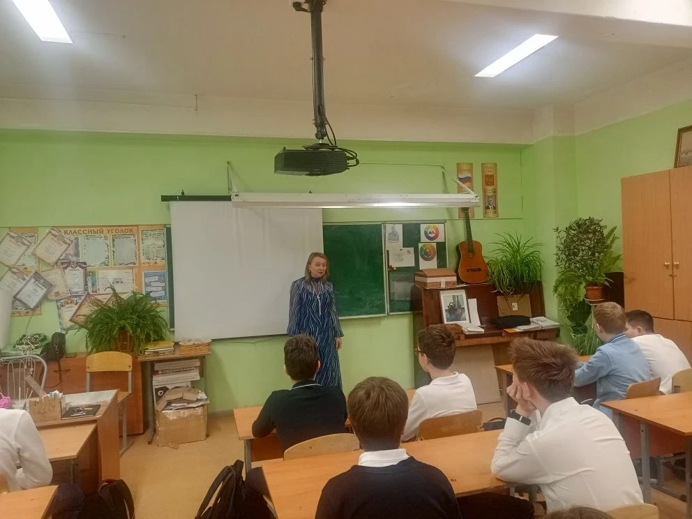 #КЛАССный_урок_79школа  13 мая обучающиеся 6 "В" класса познакомились с профессией актера. В гости к