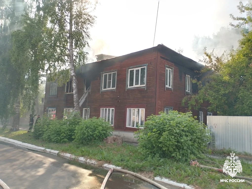 🔥Кадры тушения пожара на улице Лавровской в Костроме

📌В данный момент объявлена локализация. Прод