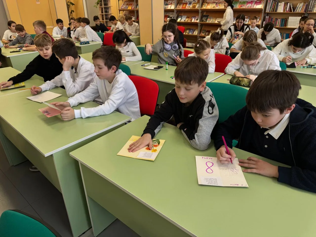 🌸 В преддверии самого весеннего праздника – 8 Марта – в Видновской гимназии было особенно творчески 