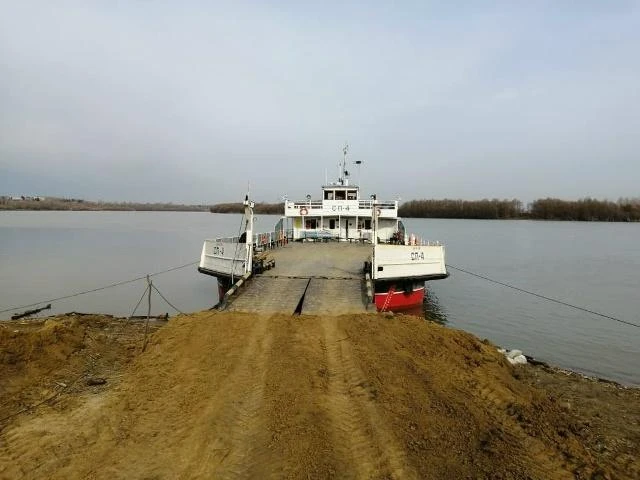 Тело капитана обнаружили в рубке парома в Омской области.

Всё произошло утром 10 июня в капитанской