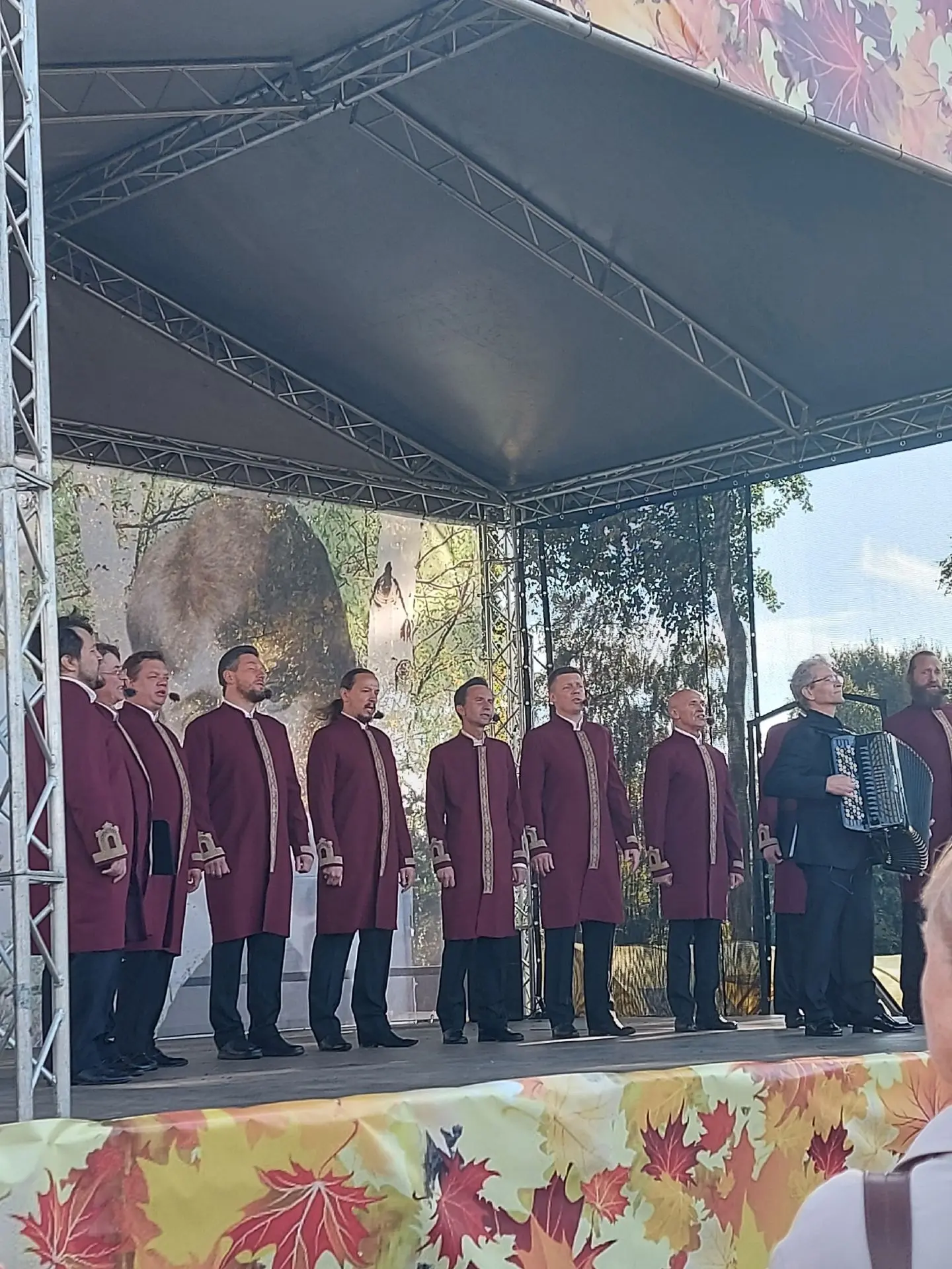 "Не за песни весны над равниною