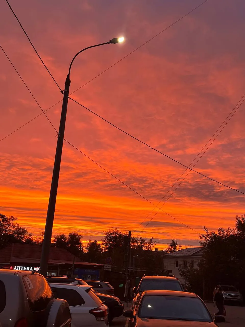 🌅 А после радуги небо порадовало закатом!