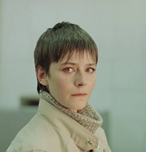 Елена Сафонова в 70: как звезда «Зимней вишни» приняла свой возраст и не гонится за молодостью

Елен