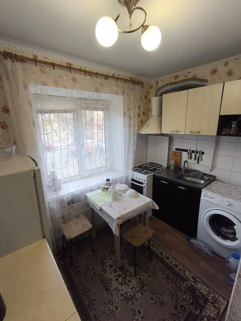 Продам 2-комн. Восток, кв. 50 лет октября, р-н Радуги, 1/9, кирпич, угловая, с мебелью ...