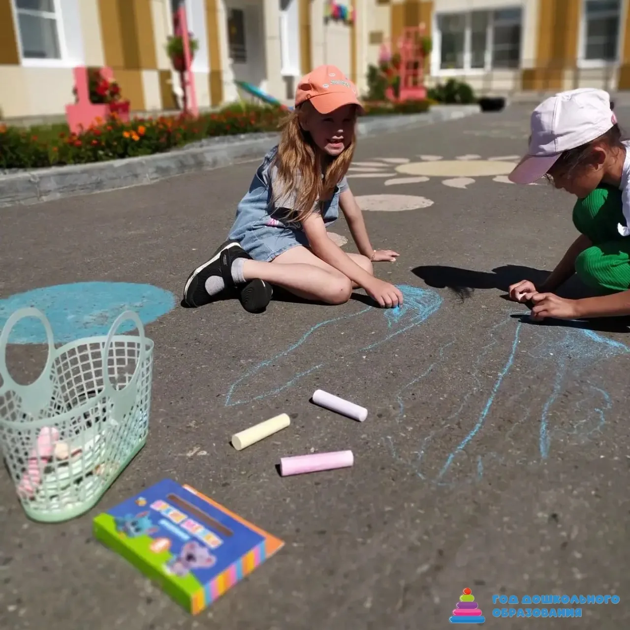 🎨 Лето — это маленькая жизнь! А у нас — маленькие художники!🫟🧑‍🎨

🤩Сегодня территория нашего МА