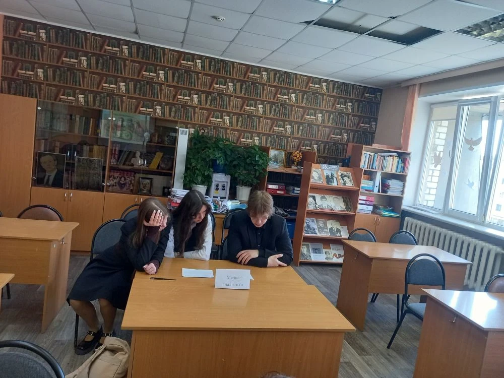 В рамках программы «Молодые амбассадоры безопасности» проведена серия занятий с учащимися 9-11 класс