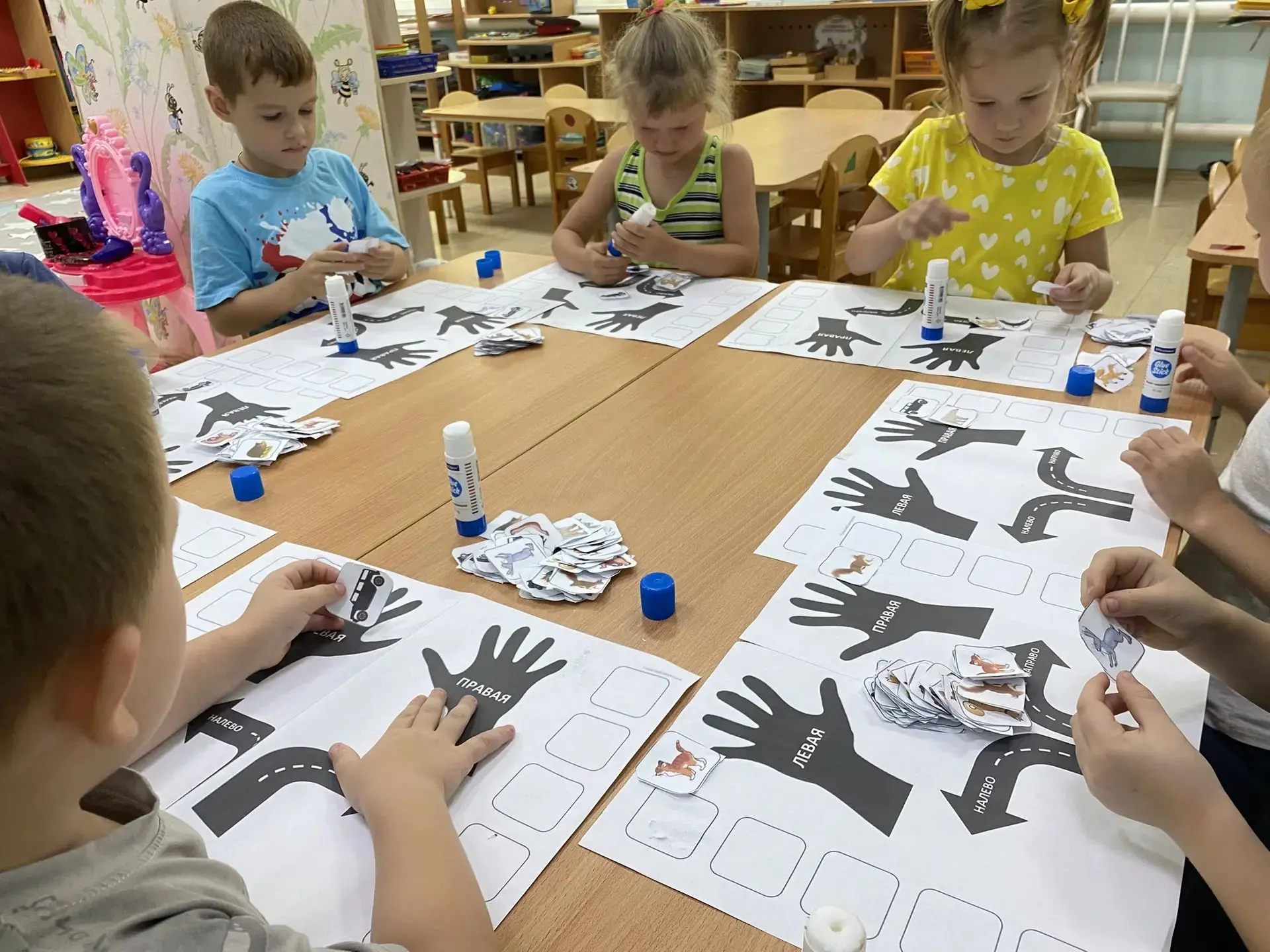 ☀☀☀НАШИ ИНТЕРЕСНЫЕ БУДНИ☀☀☀
В старше-подготовительной группе «Солнышко» ребята познакомились с дидак