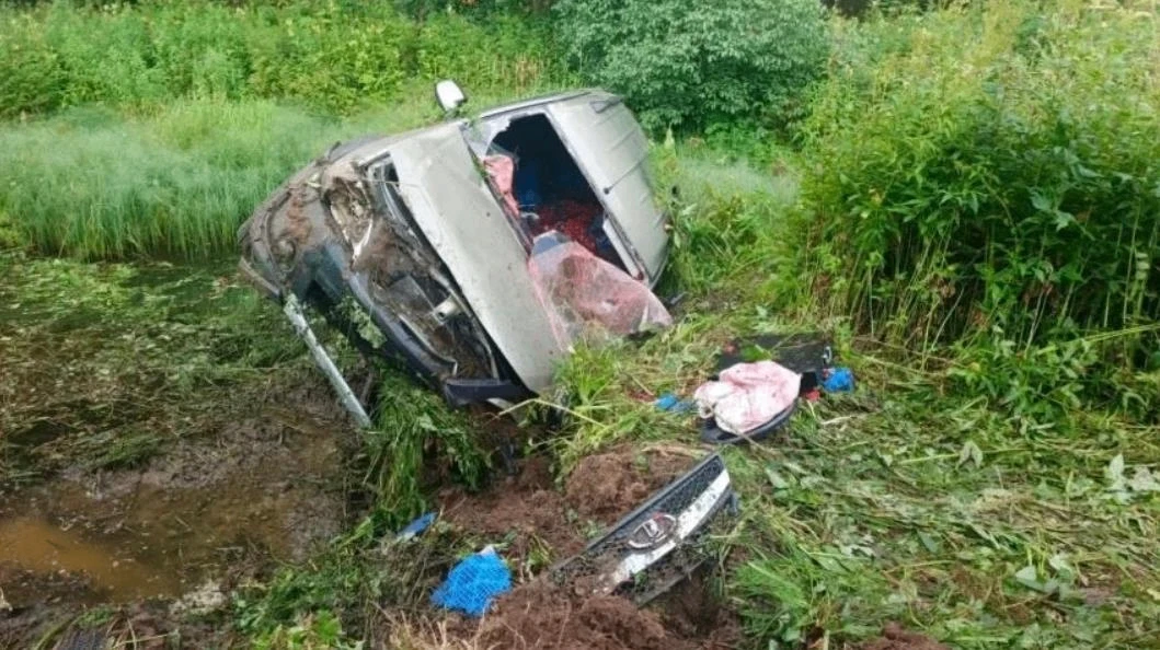 В Оричевском районе водитель на «Ларгусе» опрокинулся в кювет