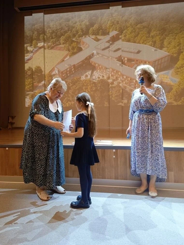 🎶🎤Гордость нашей школы!   ✨Сегодня в актовом зале прошла торжественная церемония награждения юных та