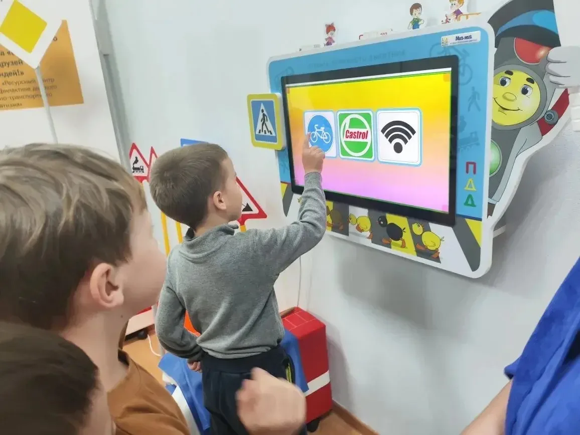 🚦В гостях у «Светофора» — детский сад «Улыбка» ☀️
Сегодня наш класс посетили воспитанники старшей г
