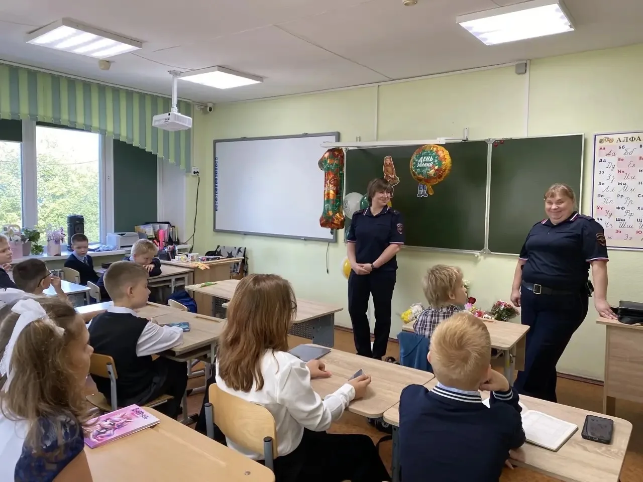 🚦 Вчера в нашей школе прошел урок безопасности! 🛑