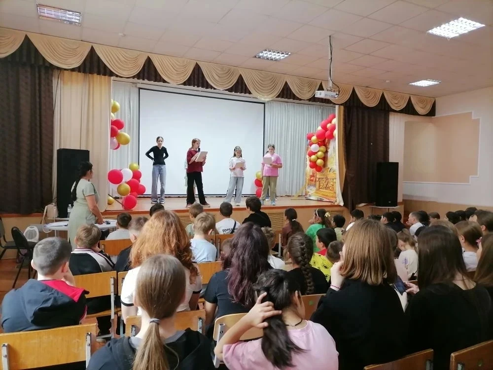 В МБОУ СОШ №26 села Краснокумского состоялось торжественное открытие пришкольного лагер...