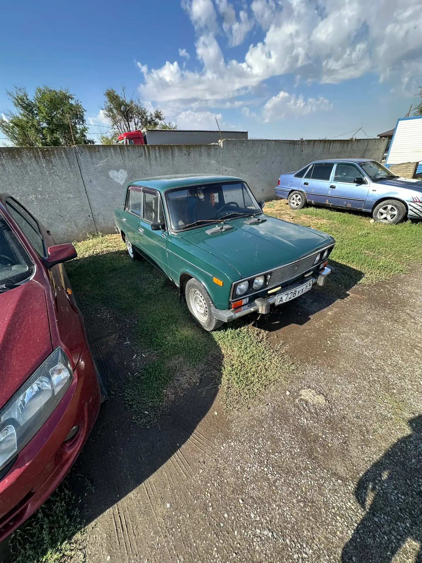продам полный ход едит бодро масло не ест, кпп не вылетает работает идеально,карб отрег...