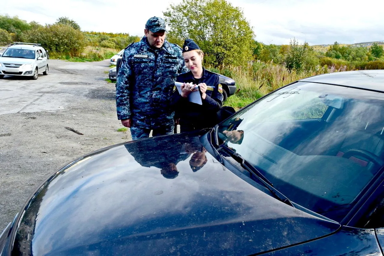 Житель г. Кандалакши оплатил 63 штрафа ГИБДД только после ареста автомобиля

✅ Должник полностью опл