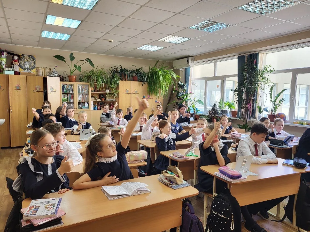 Крымская весна в нашей школе: вместе навсегда! 🇷🇺🌊   18 марта — особый день в календаре нашей страны