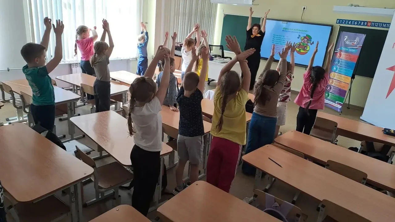 🎉 Как прошел День поэзии, который отмечается 21 марта?  В нашей школе прошли яркие и творческие меро