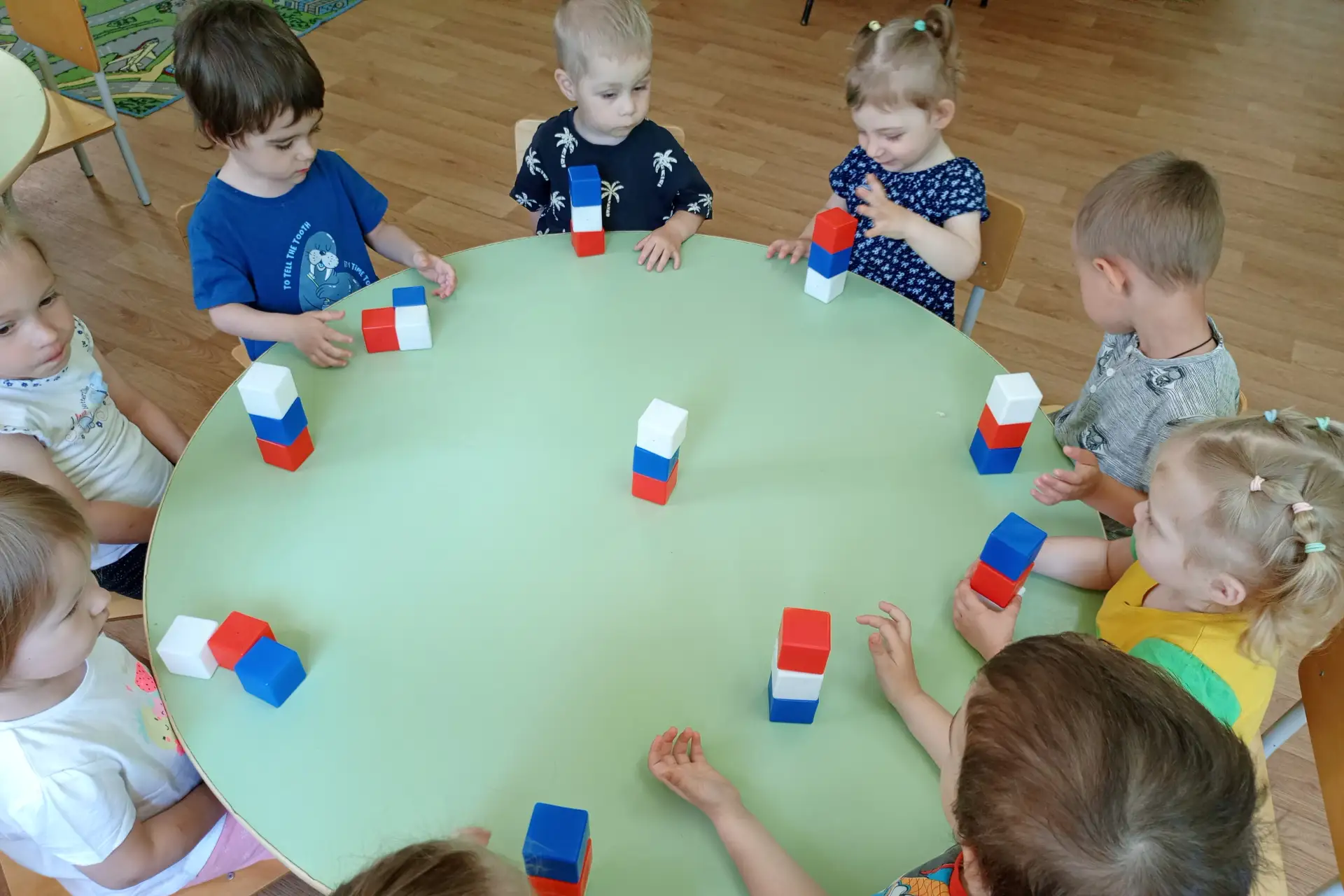 «Россия – Родина моя!»
Прошедшая неделя была посвящена нашей Родине – России 🇷🇺. В группе «Петушок