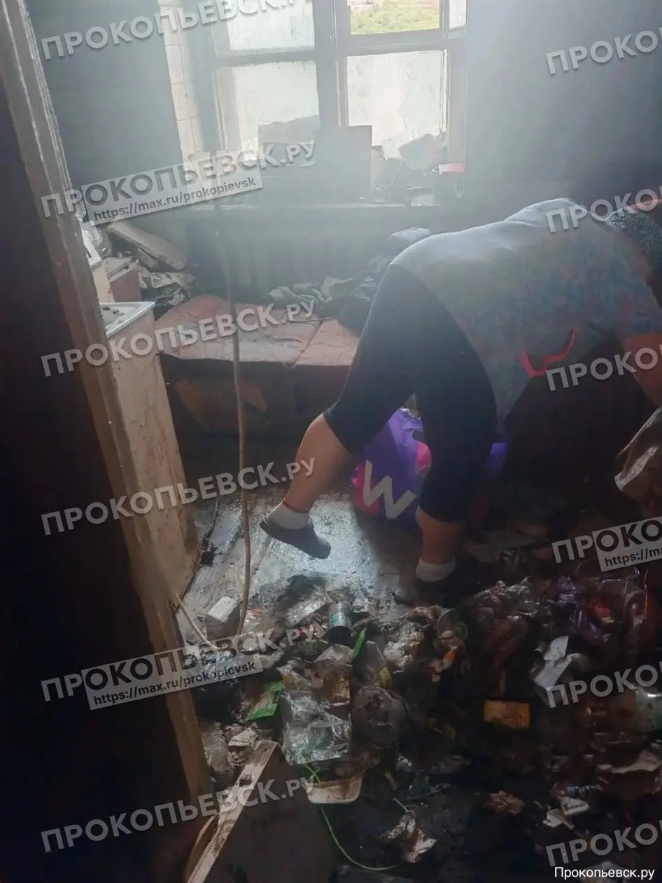 🚨 «Туалет на кухне и горы мусора»: жители дома в Прокопьевске просят спасти их от соседа

Жители зн