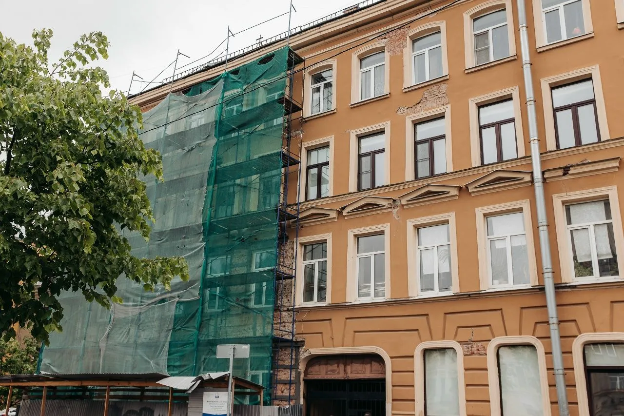 Более 750 домов отремонтировано: как в Петербурге решают проблему аварийных зон