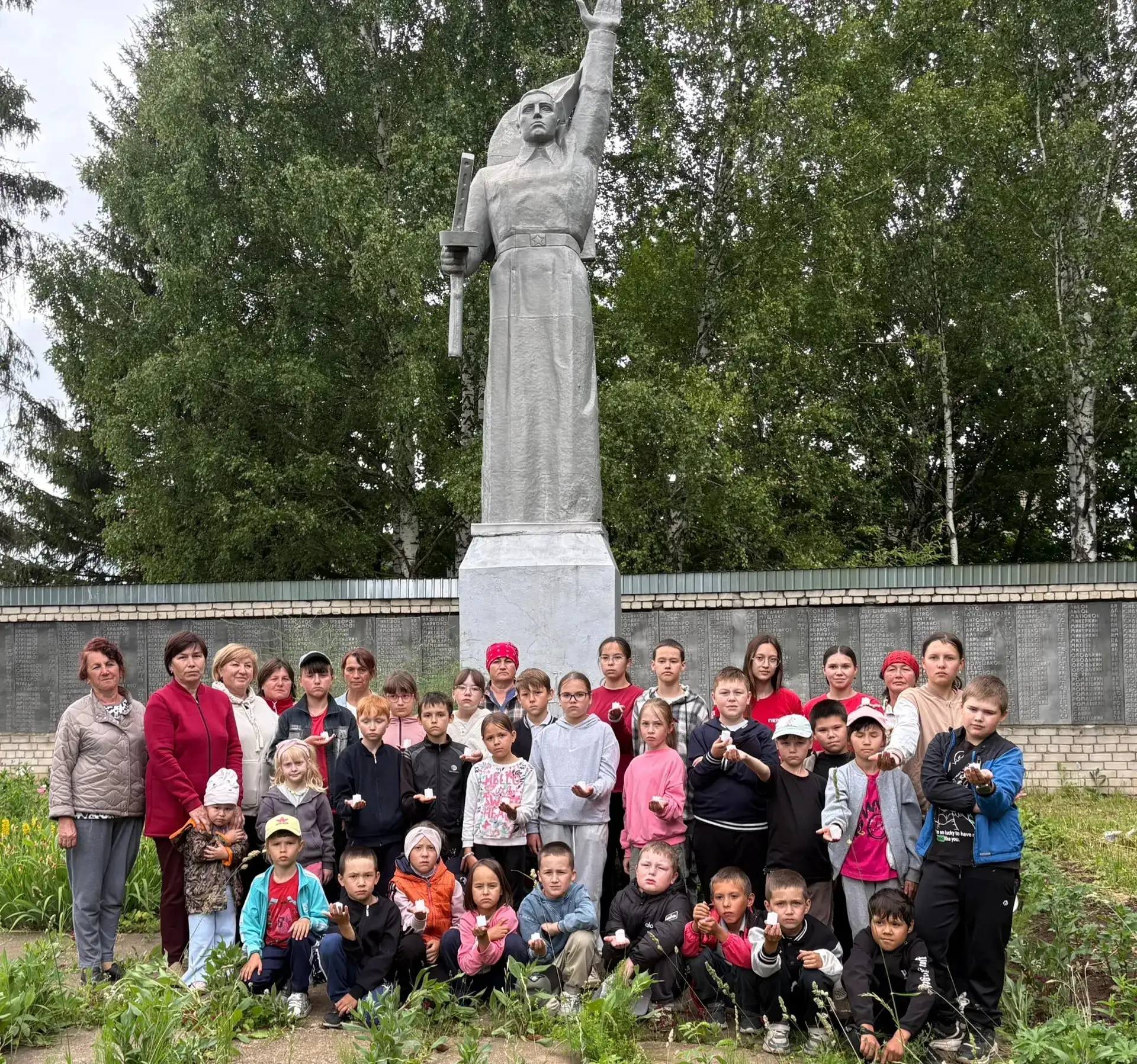 22 июня — День памяти и скорби 🕯 
 
Сегодня мы склоняем головы перед подвигом тех, кто 85 лет назад