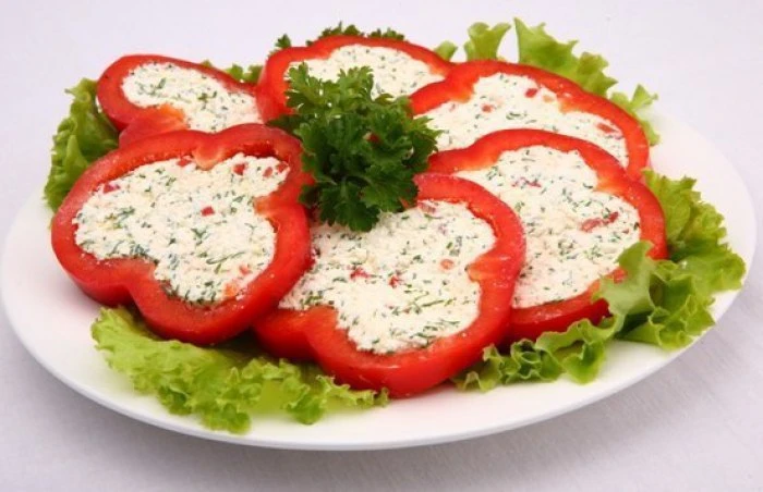 Перцы, фаршированные творогом.