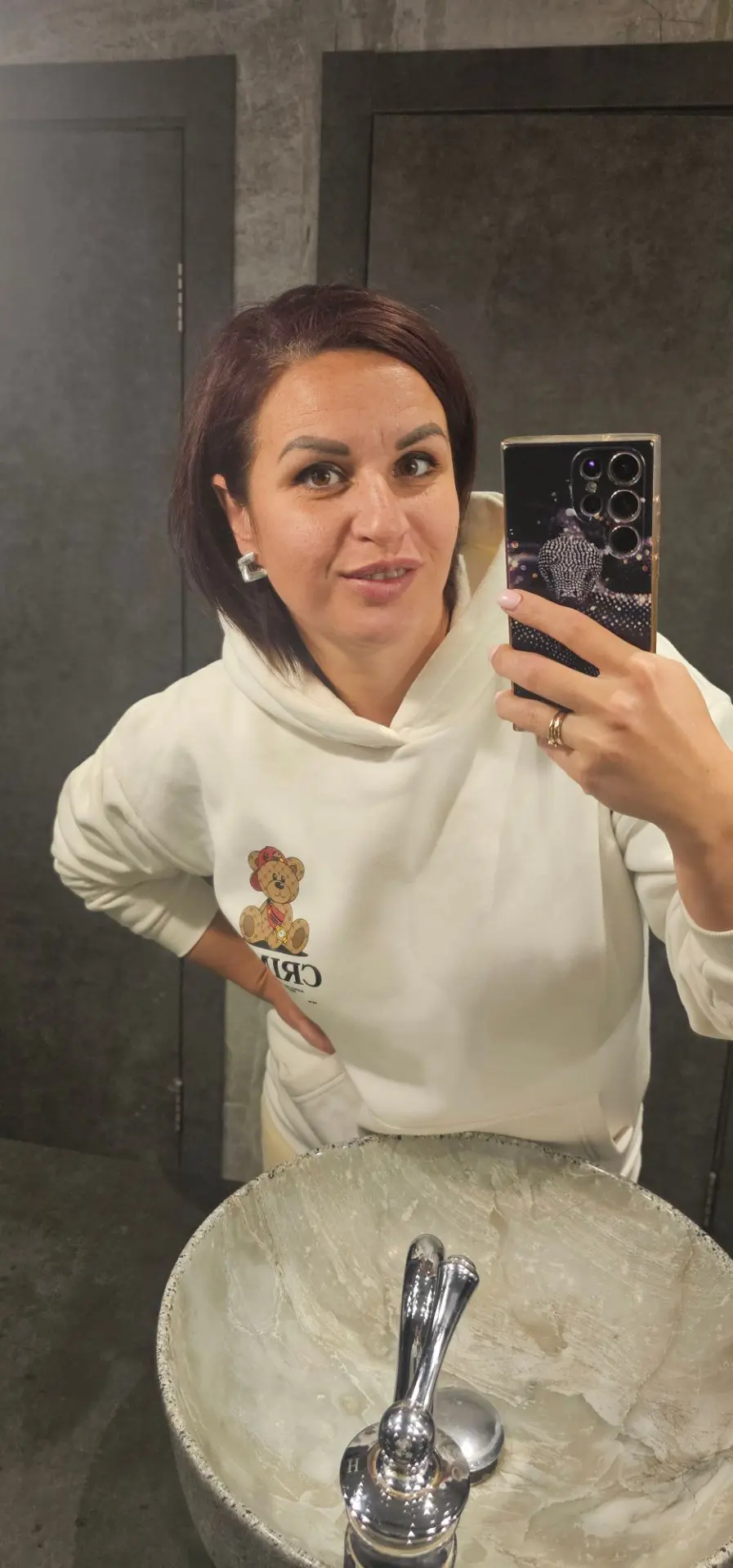 Давненько не было селфи в туалетной комнате)))