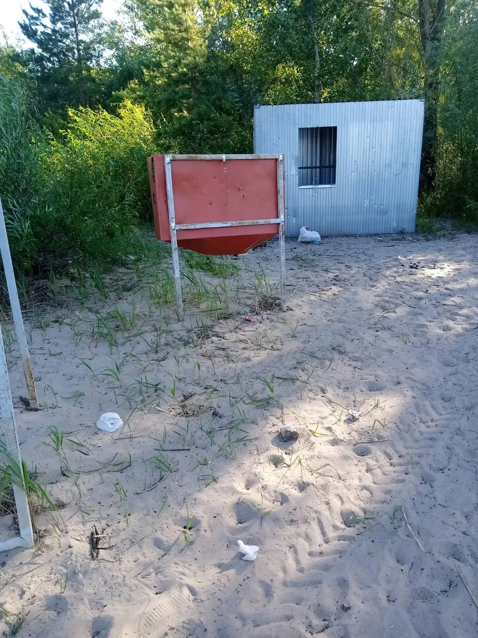 Все с теплыми деньками) сегодня на косе были, много мусора оставляют даже битые стеклян...