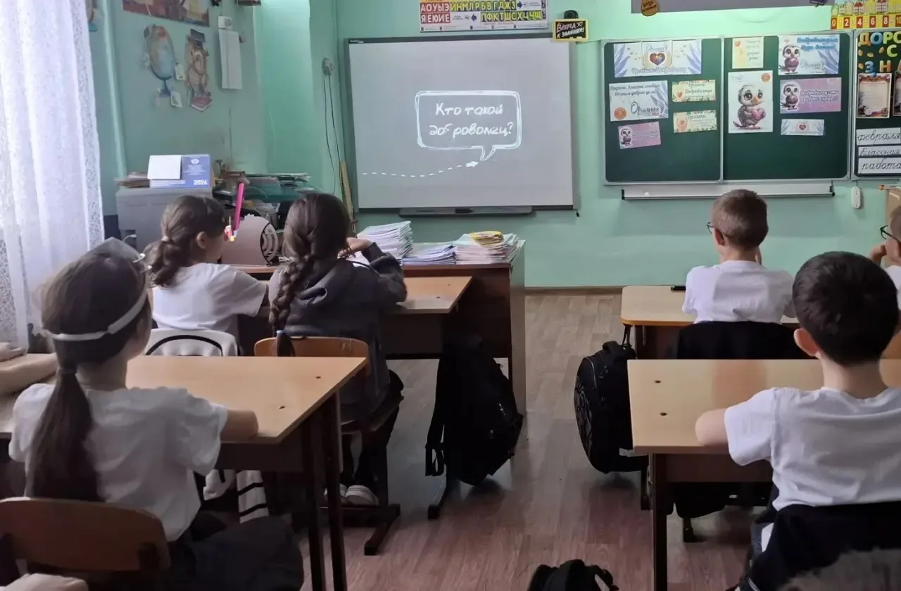 В Октябрьской школе продолжается реализация федеральной программы воспитания «Орлята России»!    Уча
