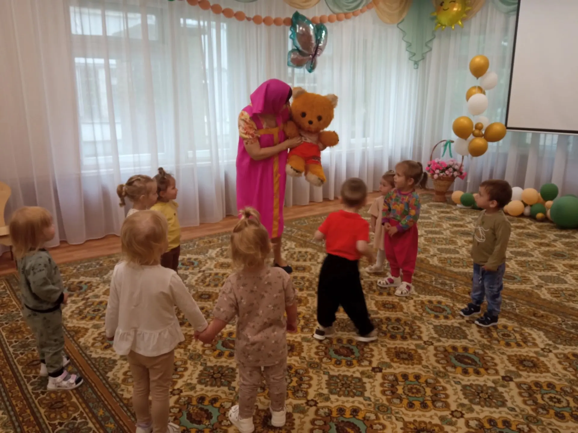🐻 К нам в гости приходила Маша и позвала малышей в увлекательное путешествие к Мишке! 🚀