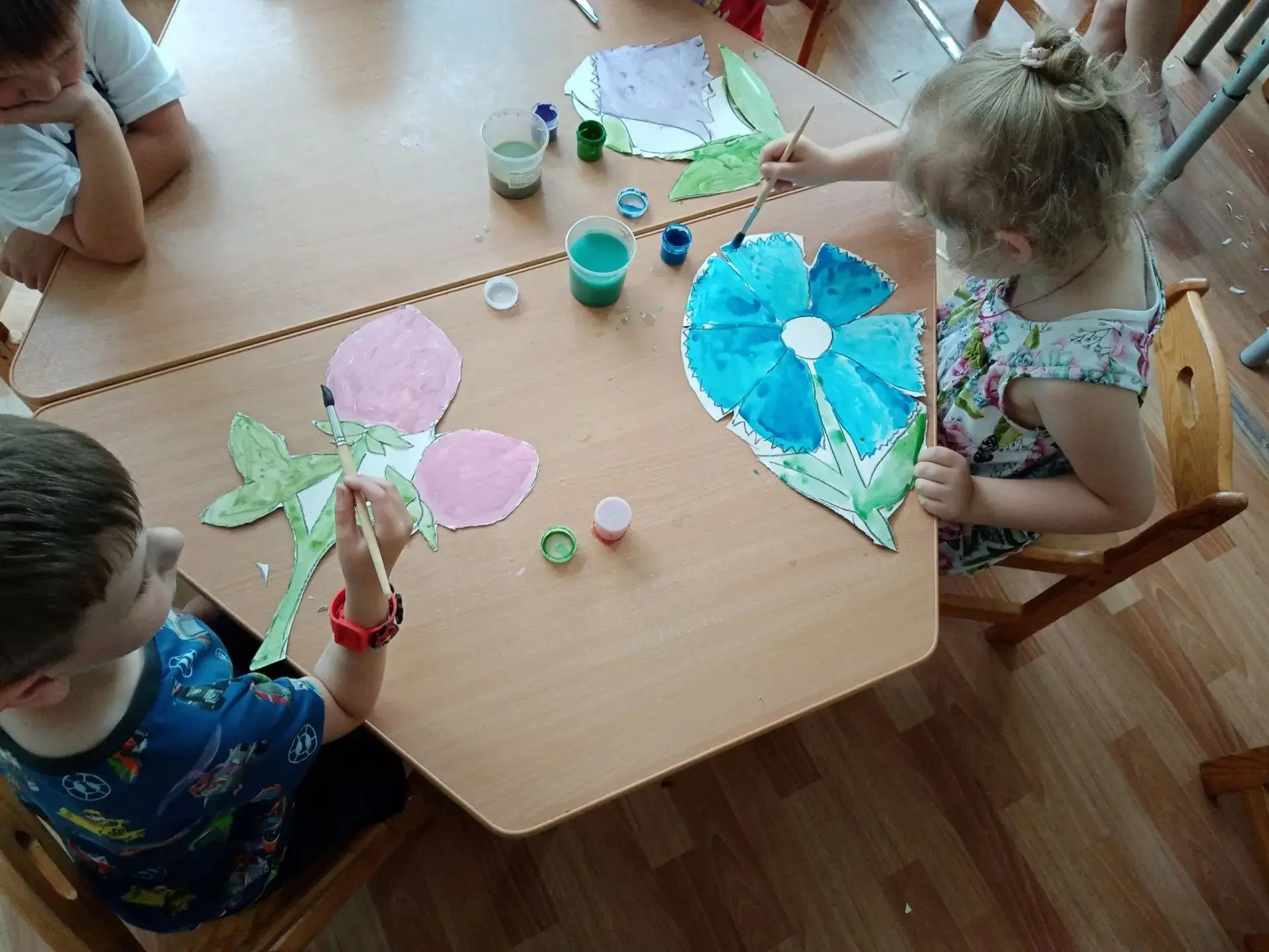 Сегодня в группе «Ягодки» состоялось настоящее цветочное приключение! Ребята познакомил...