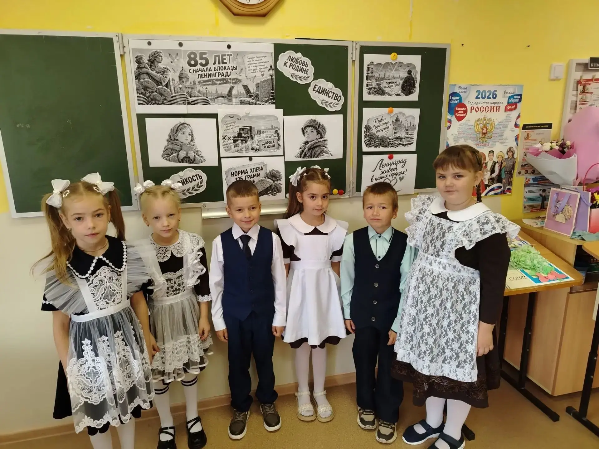 Сегодня, 7 сентября, в школе прошла торжественная линейка.