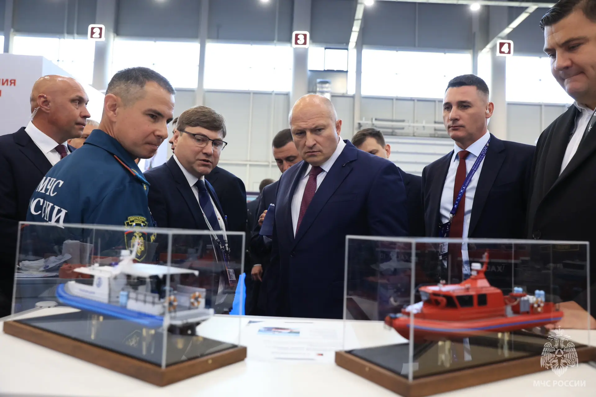 Глава МЧС России ознакомился с передовыми разработками подведомственных организаций МЧС...